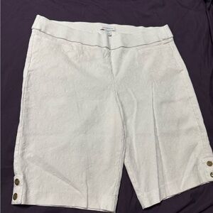 Liz Claiborne Textured White Bermudas